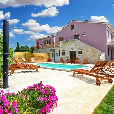Mit Privatpool Fuer 16 Personen Ca 240 Qm In Vodnjan, Istrien Istrische Riviera * Vodnjan