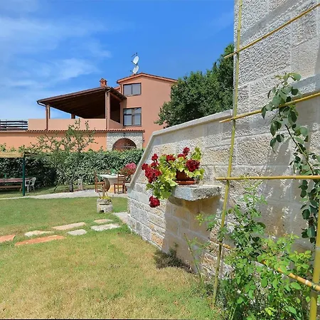 Nyaraló Mit Privatpool Fuer 16 Personen Ca 240 Qm In Vodnjan, Istrien Istrische Riviera