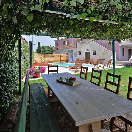 Mit Privatpool Fuer 16 Personen Ca 240 Qm In Vodnjan, Istrien Istrische Riviera *