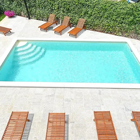 Nyaraló Mit Privatpool Fuer 16 Personen Ca 240 Qm In Vodnjan, Istrien Istrische Riviera *