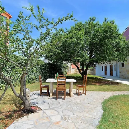 Nyaraló Mit Privatpool Fuer 16 Personen Ca 240 Qm In Vodnjan, Istrien Istrische Riviera *