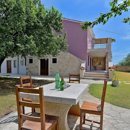 Mit Privatpool Fuer 16 Personen Ca 240 Qm In Vodnjan, Istrien Istrische Riviera *